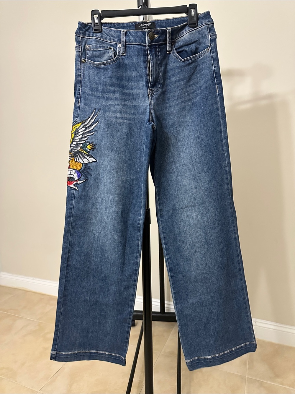 Ed Hardy Dark Blue Relaxed Straight-Leg Jeans with Embroidered Graphic - Picture 2 of 8